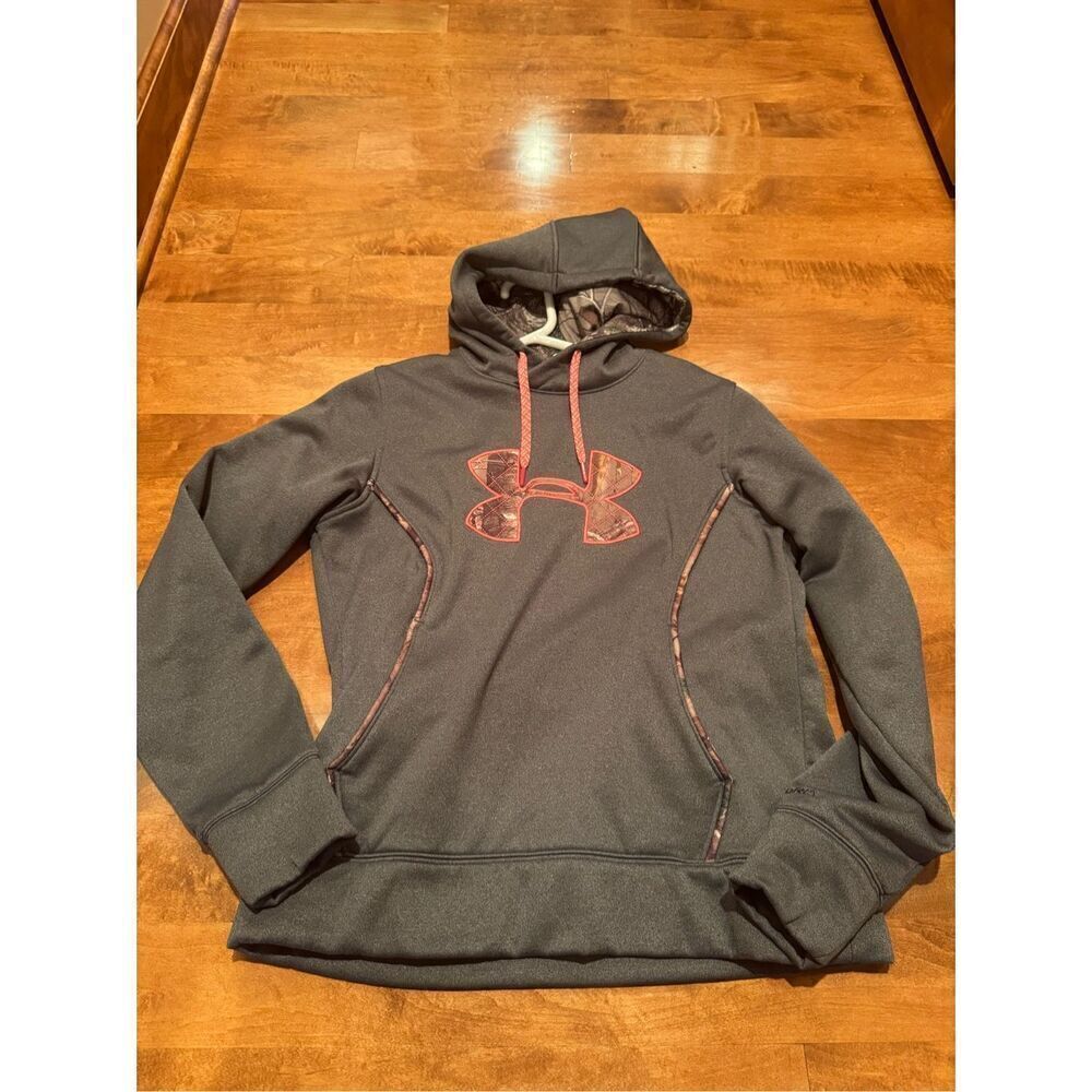 Women’s under Armour storm camouflage hoodie